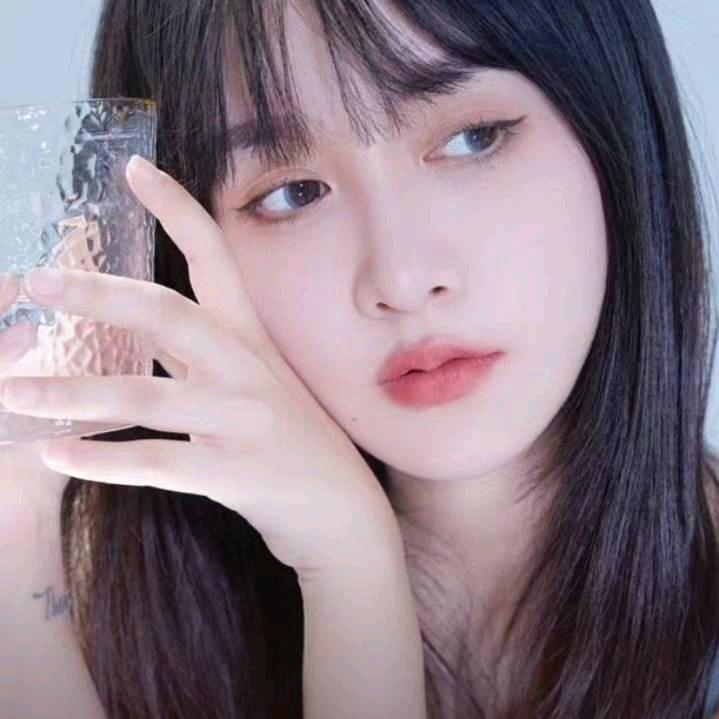 ，。