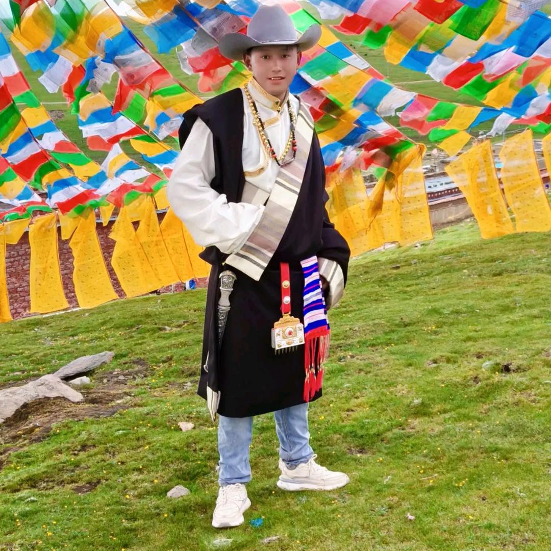 ࿐ཧོར་བུ༒🌱