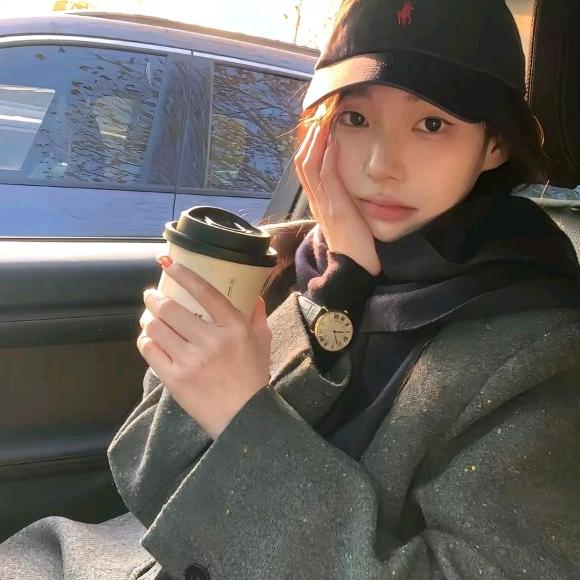(υ . . υ) ❅·°