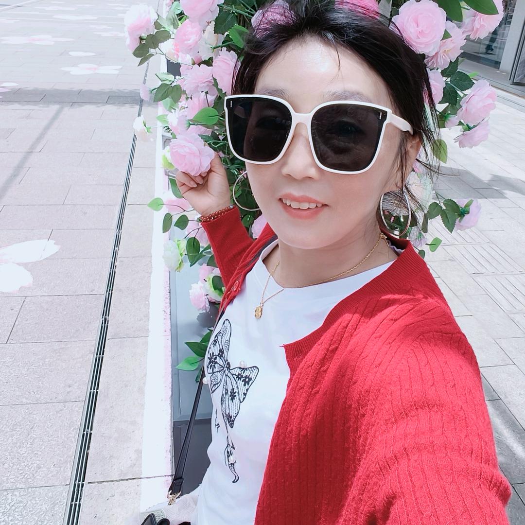 快乐的小天使铝合金门窗店