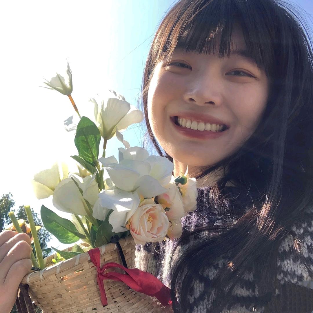爱笑.