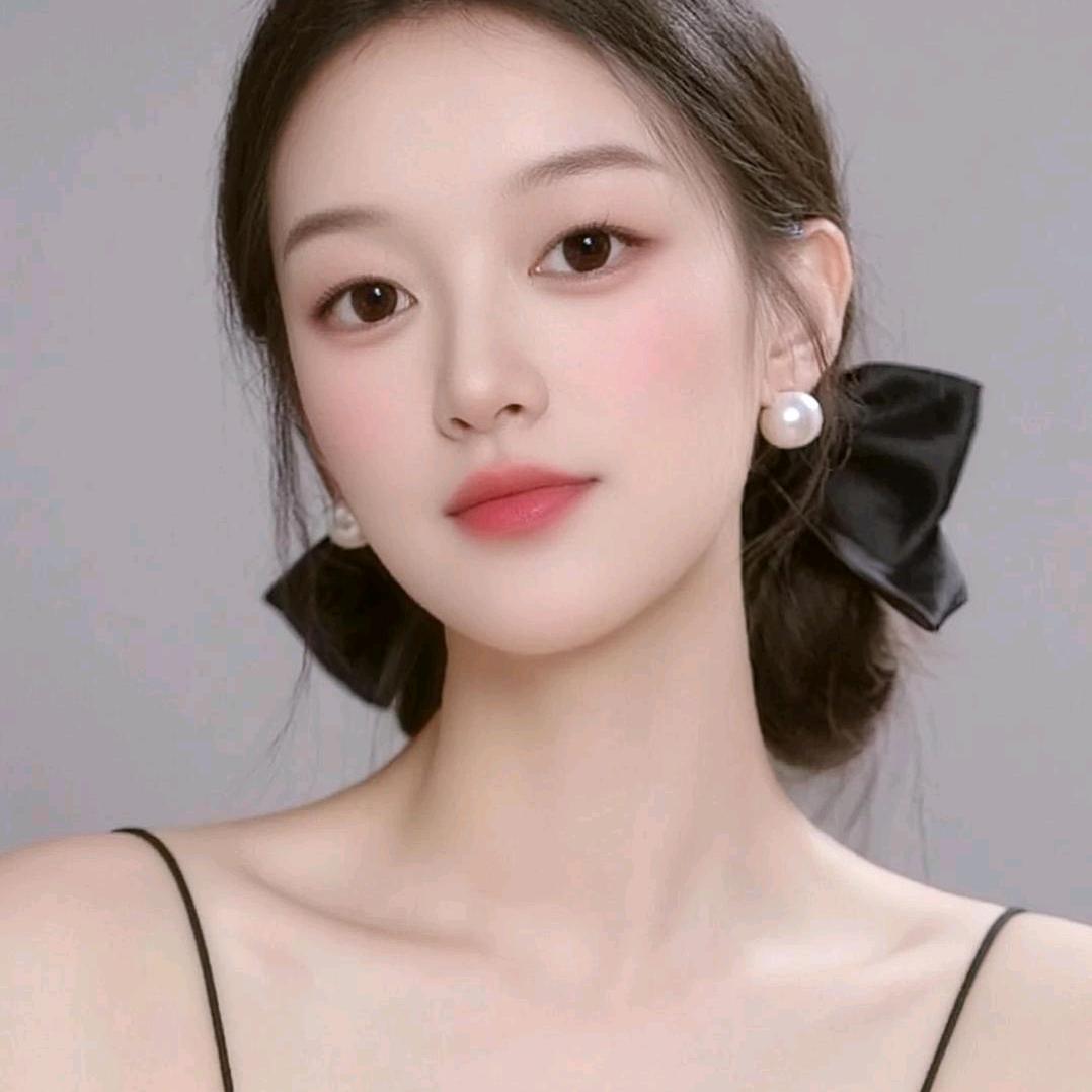 LILI.丽丽