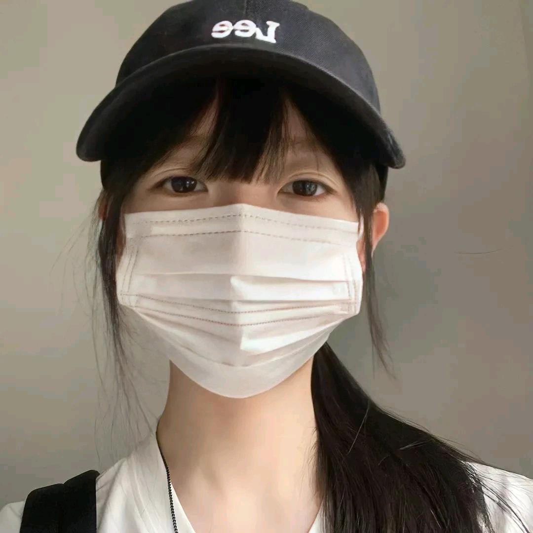 他的笑真的好甜