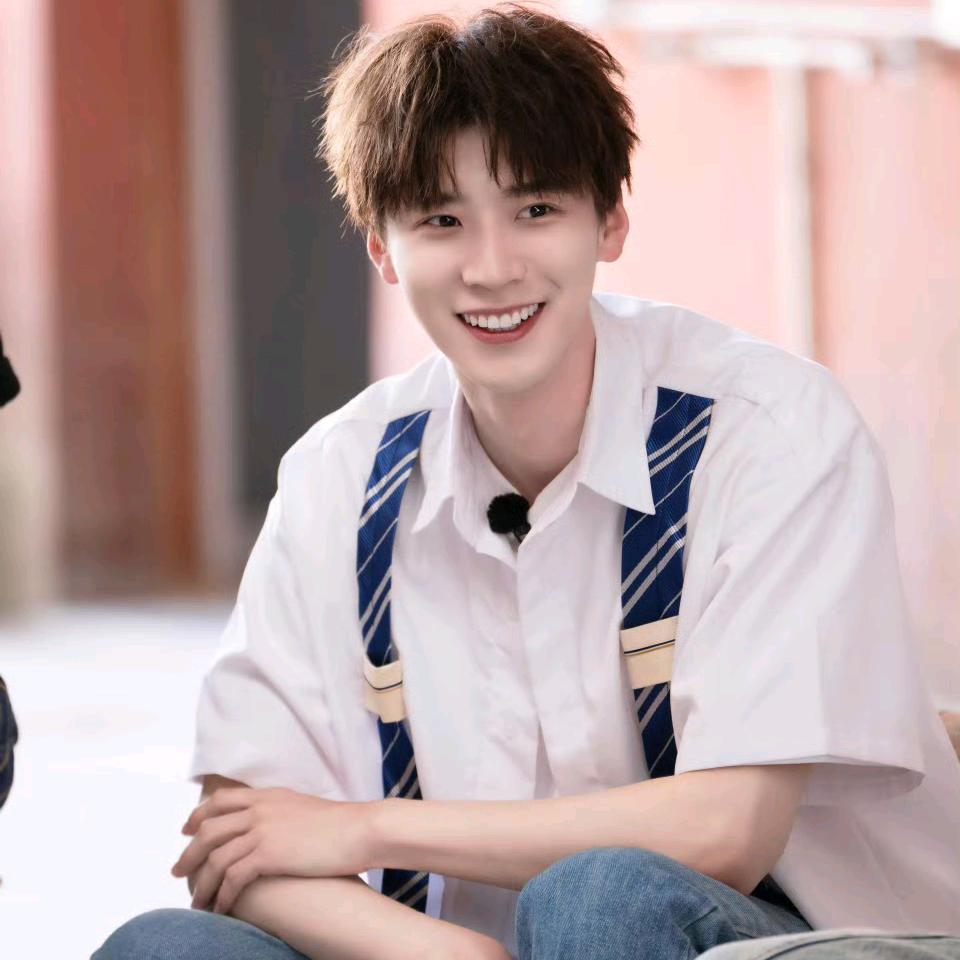 明年再见啦💛🍍