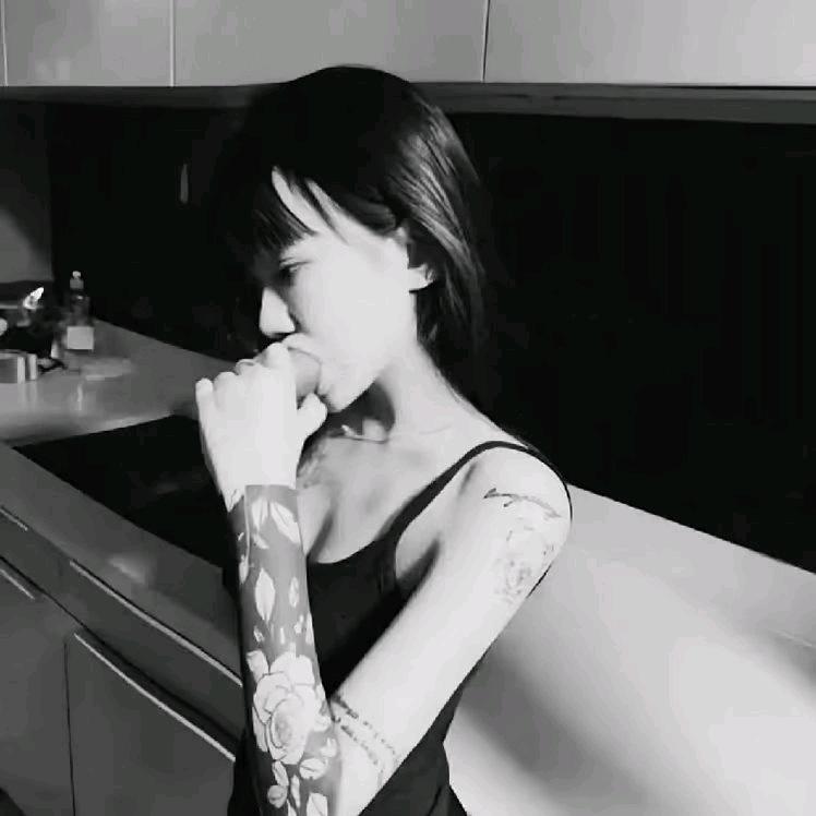 Hello 彤子