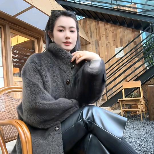 梦梦THE MENG-穿搭分享