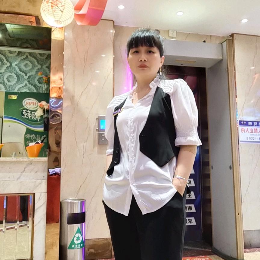 歌莱美张湾店小贺