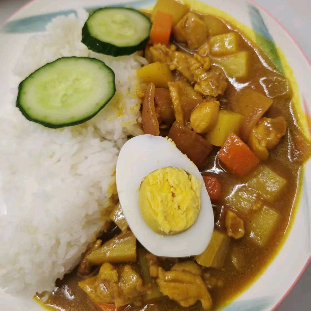开饭了：鸡腿咖喱饭