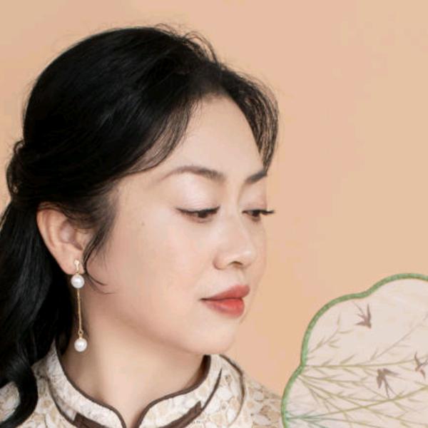 南宁娘子军家政李锂老师