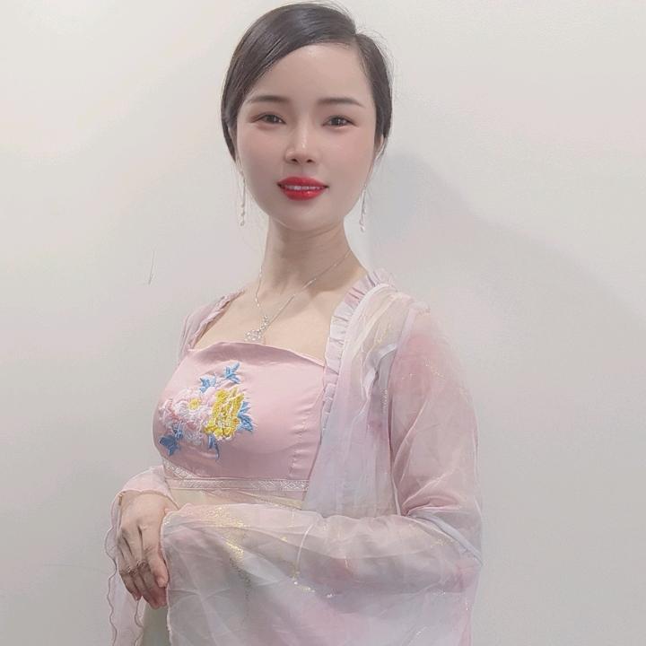 美容师黎黎