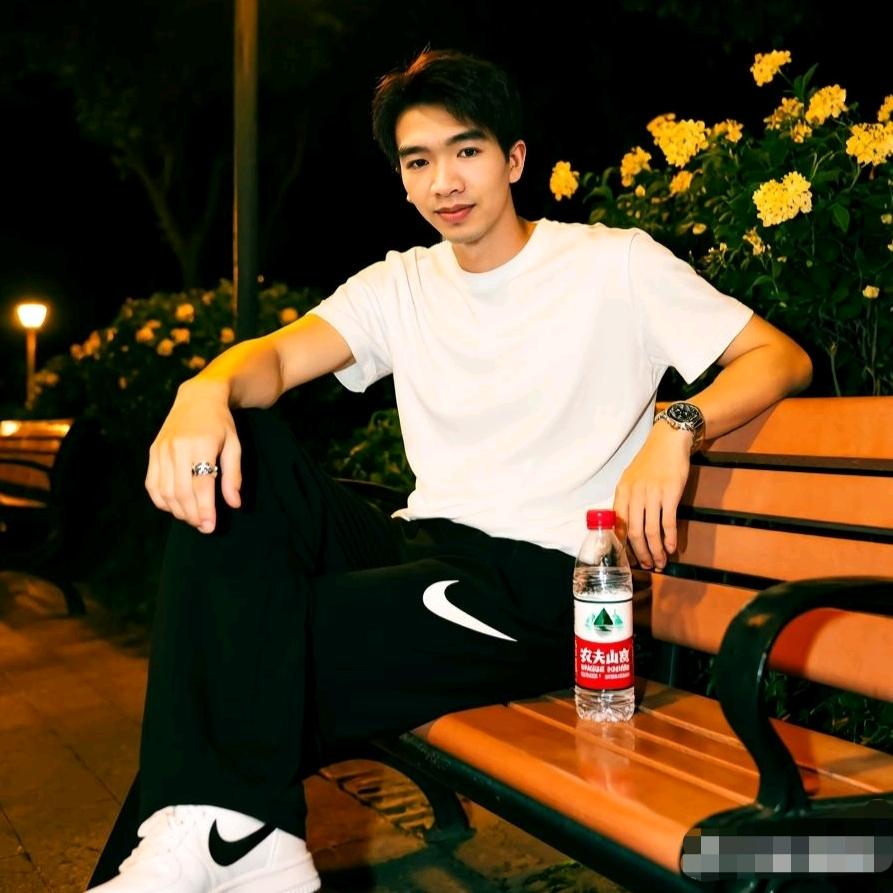 遇事不慌张ۣۖ先生