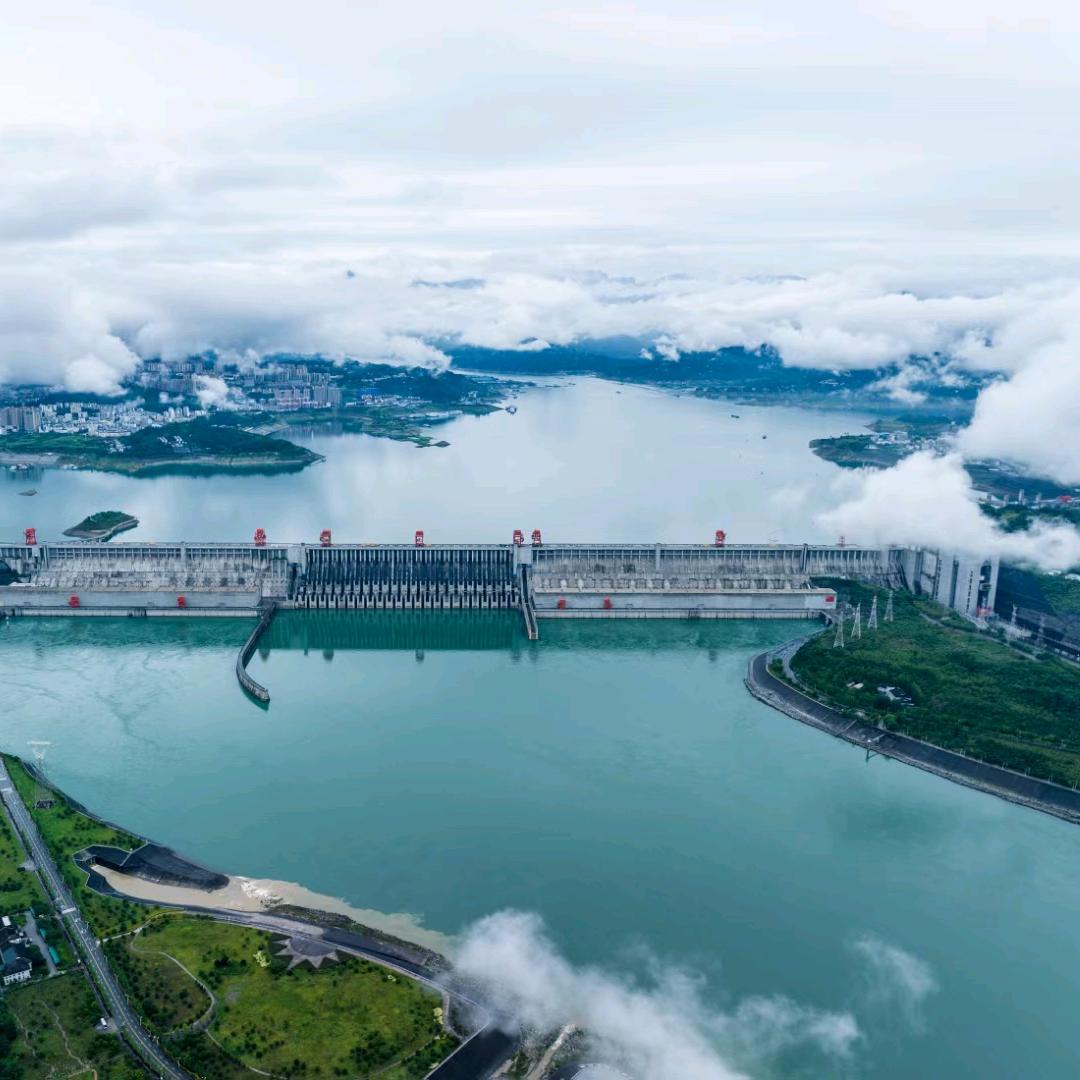 庙河村万书记（秭归县80后老书记助农）