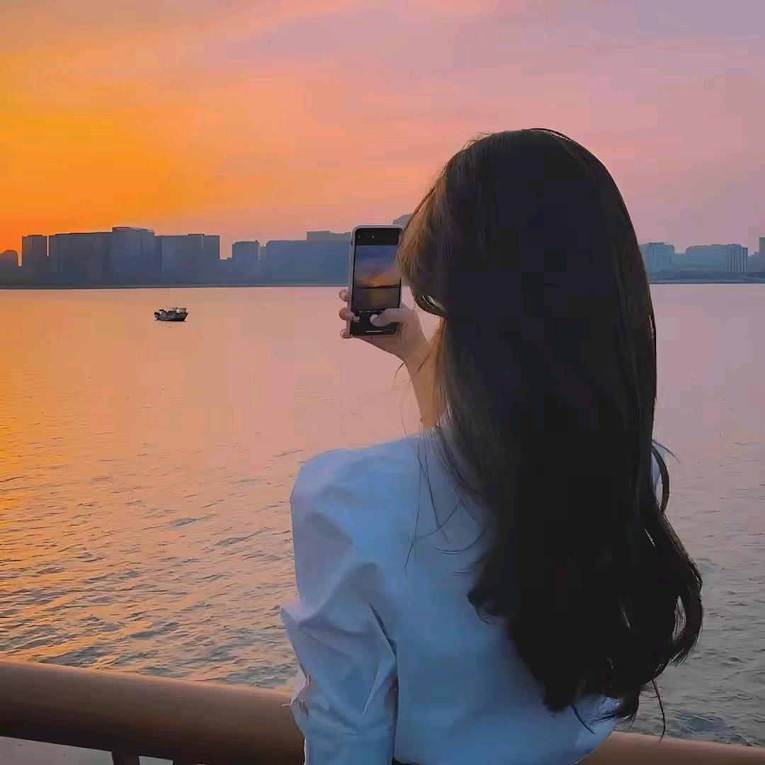 菲菲吖