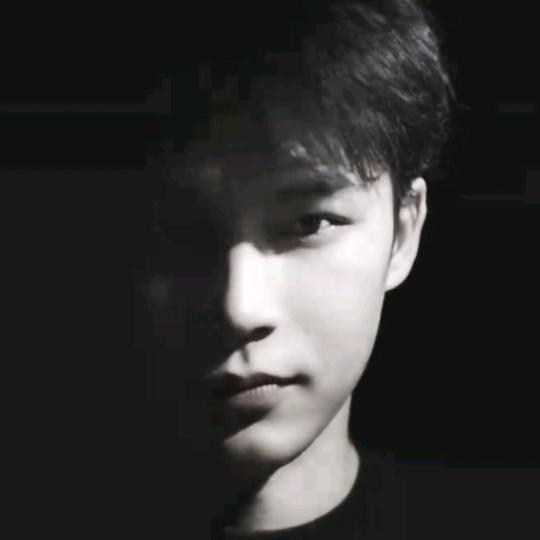 Y、