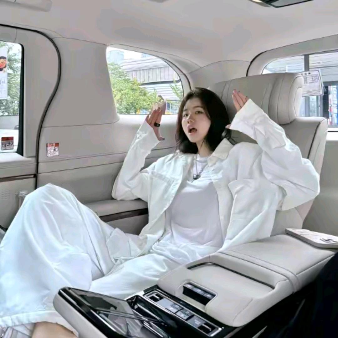 桃子PEACH ZHOU日常私服