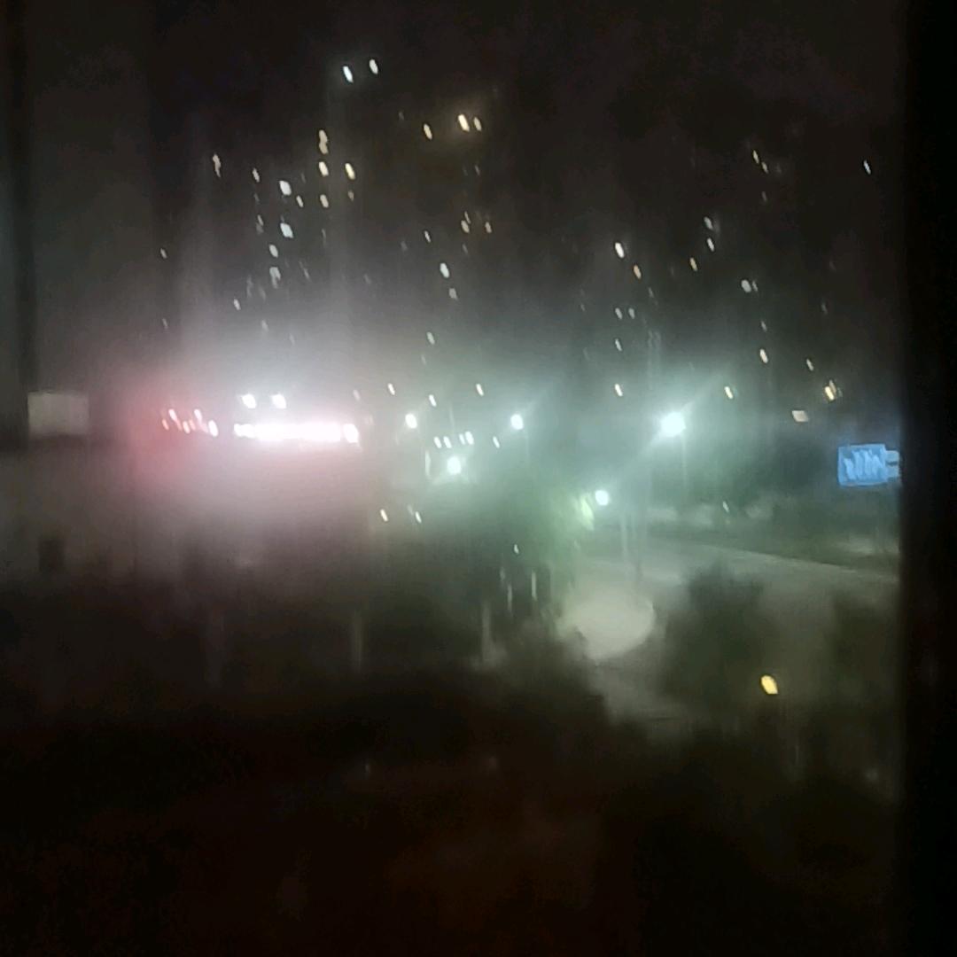 八月