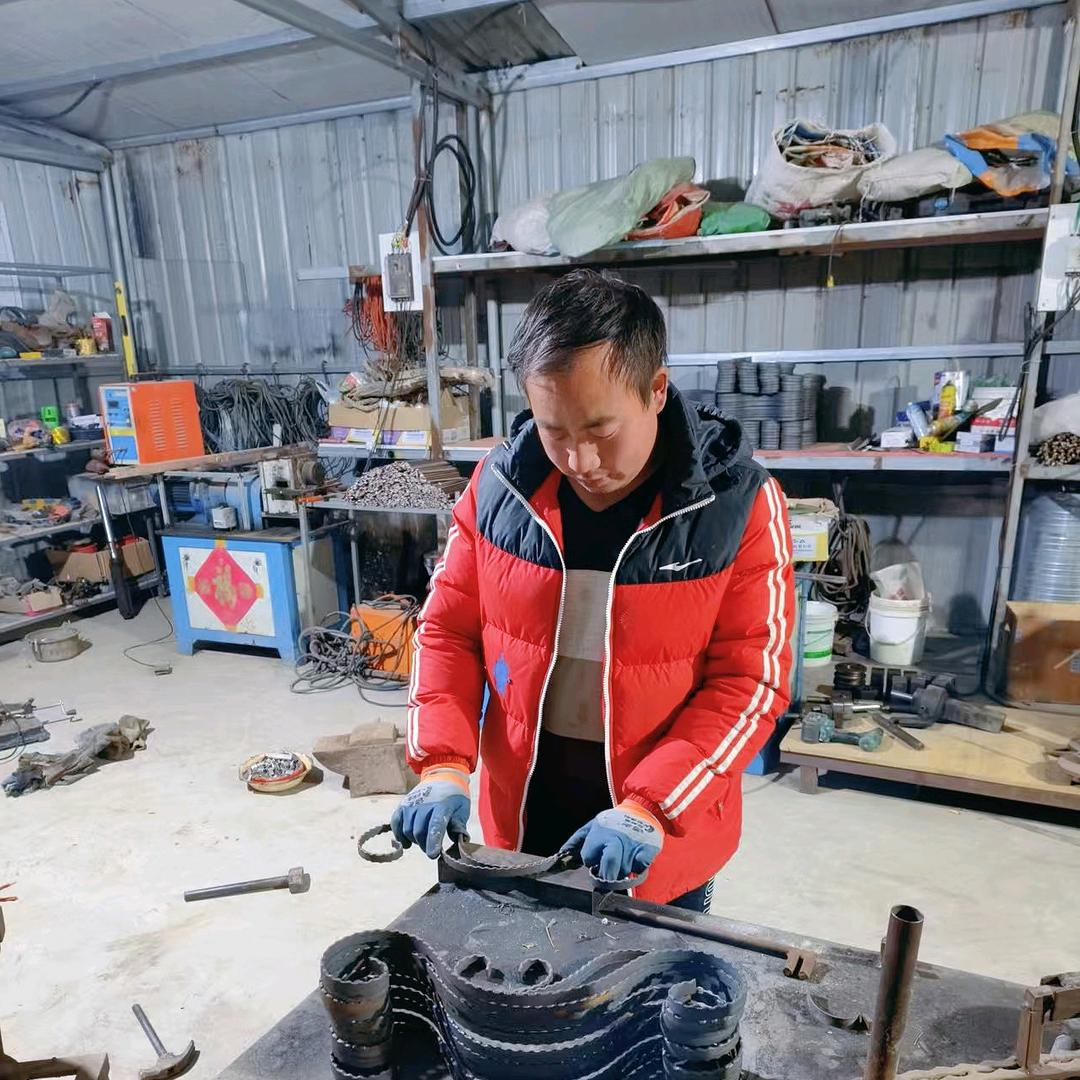 铁艺匠心手艺人柏师傅