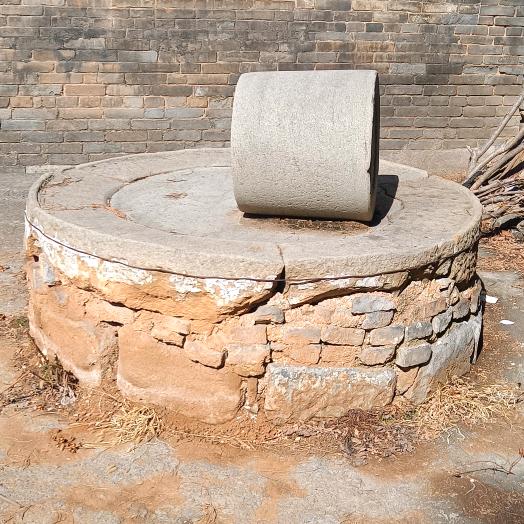 桃花依旧笑春风