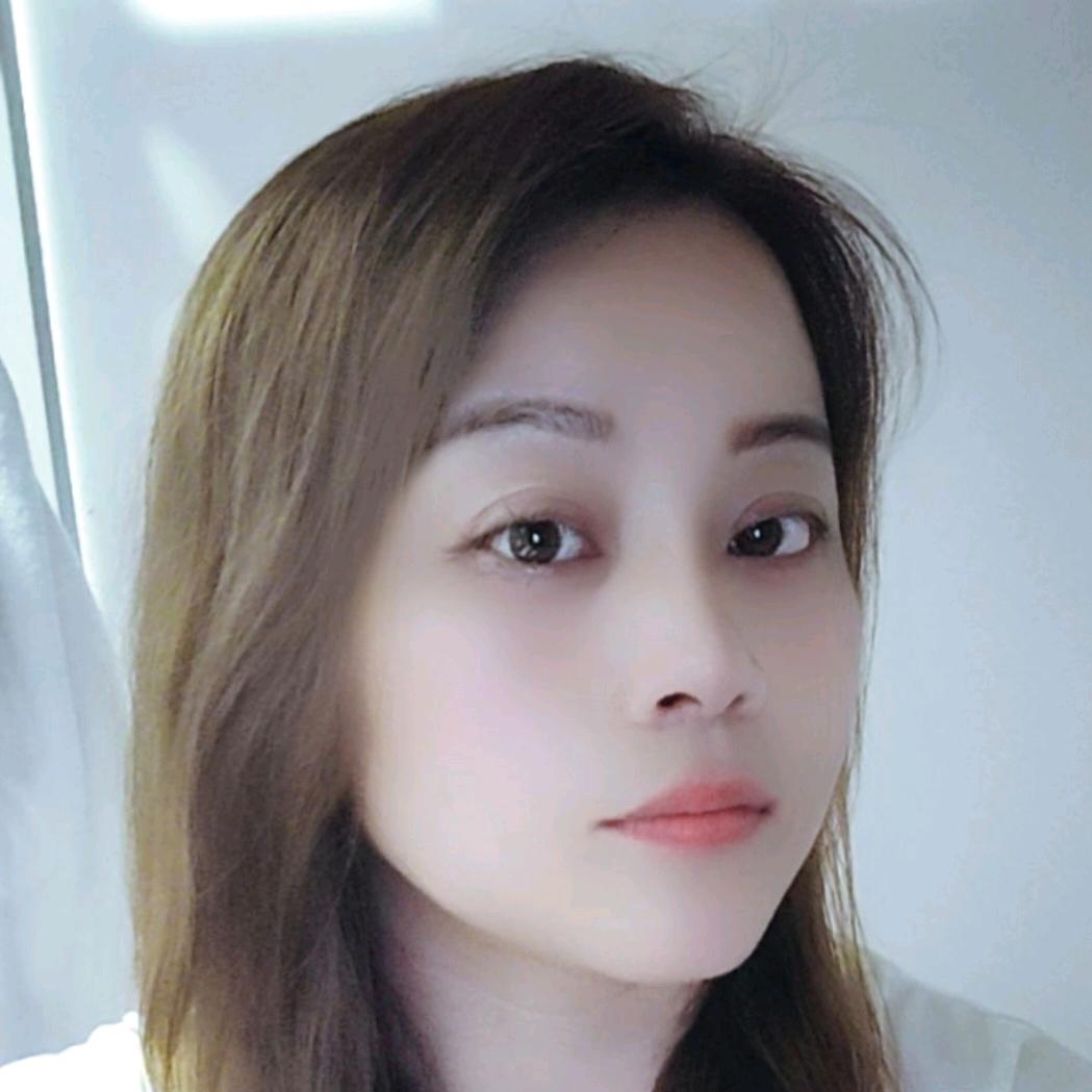 双眼皮的女人