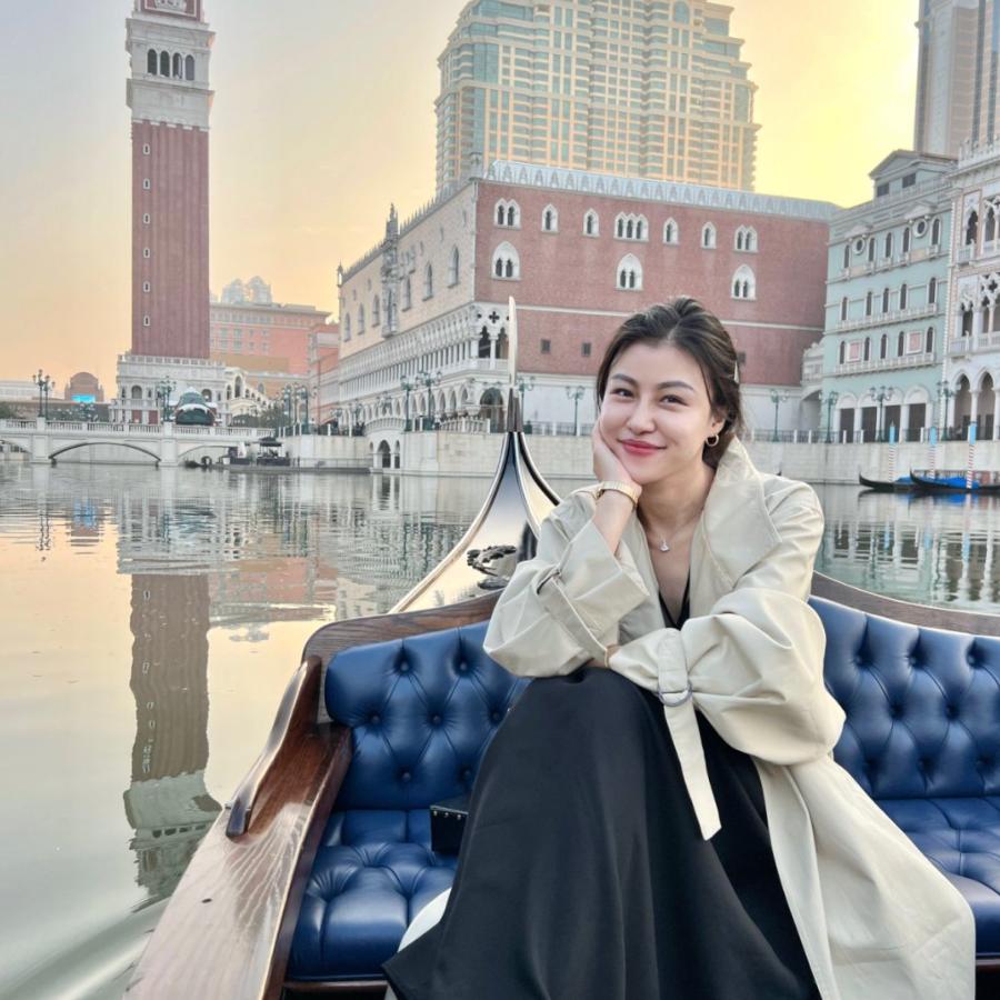 小凤精致女装源凯汇店