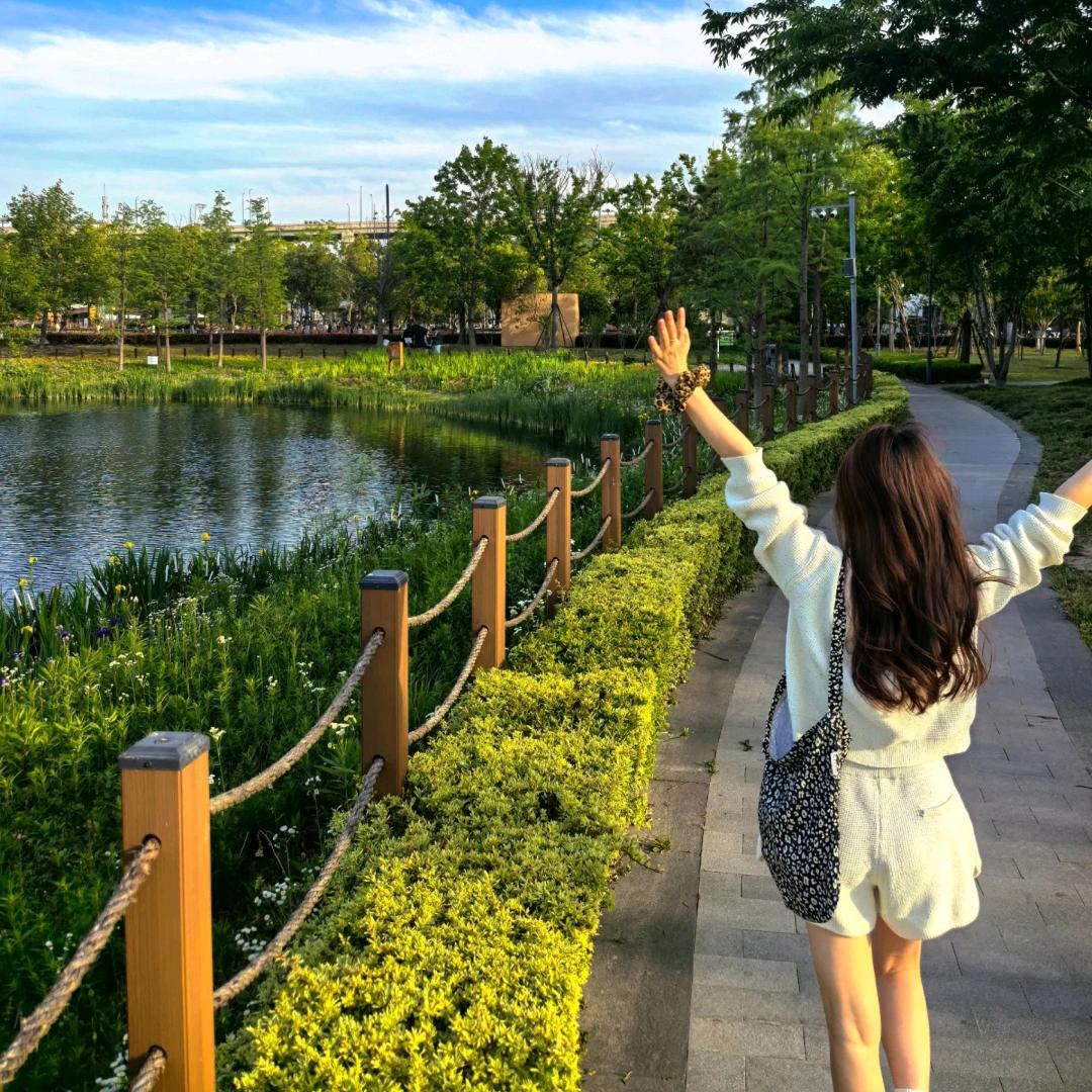 娜娜百货馆