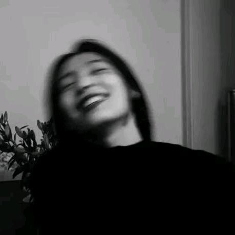ལྷ་མོ་🫧