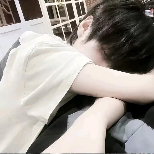 以泪替代.