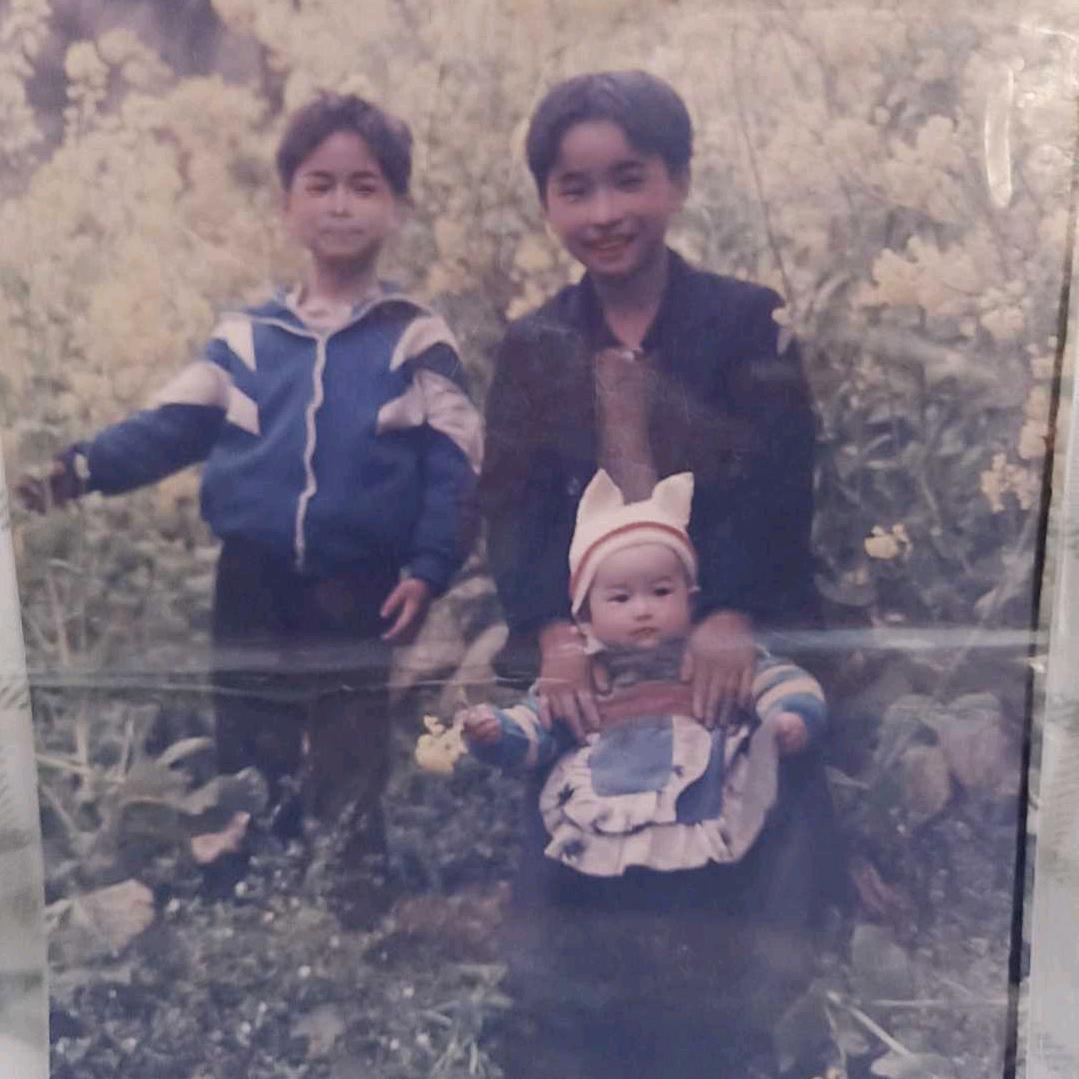 姓陈就顺其自然爱自己。