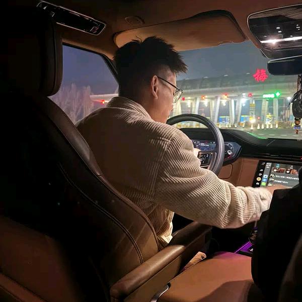 ㅤㅤㅤㅤㅤㅤㅤㅤㅤㅤT