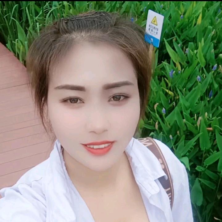 李冬妹工地外墙刮腻子《拒绝私聊》