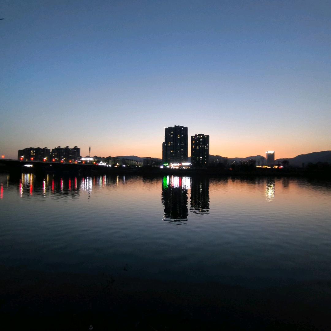 叶落秋凉