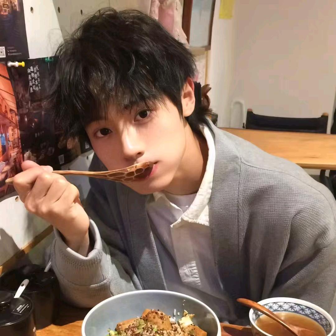 生活在加勒比海底一个名叫比奇堡的黄色方块