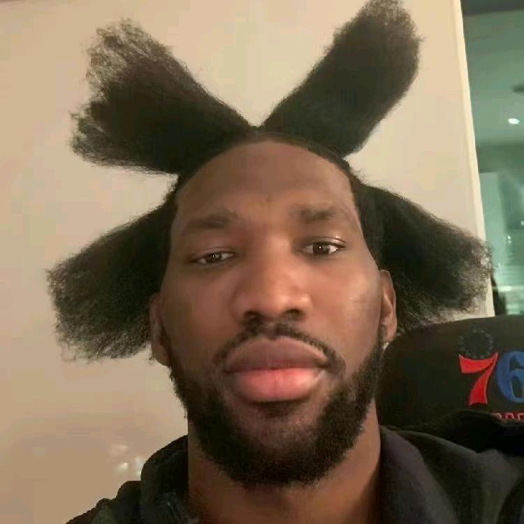 伦纳德的手太小