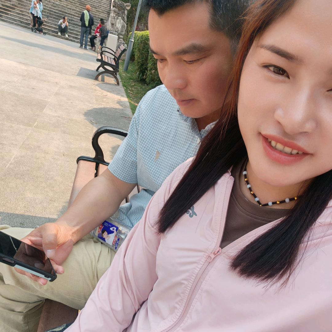 新甜果业小刘妹