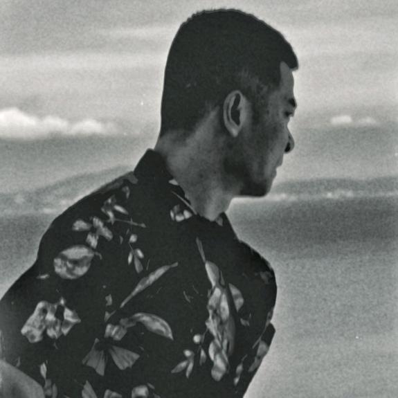 喜欢摩旅的强子