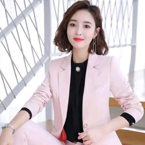 明媚的小影
