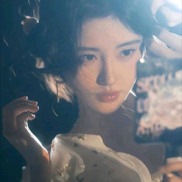 摆烂的小菌