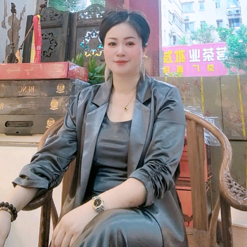 张芸