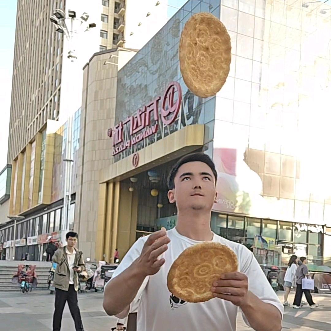 努尔江的烤馕