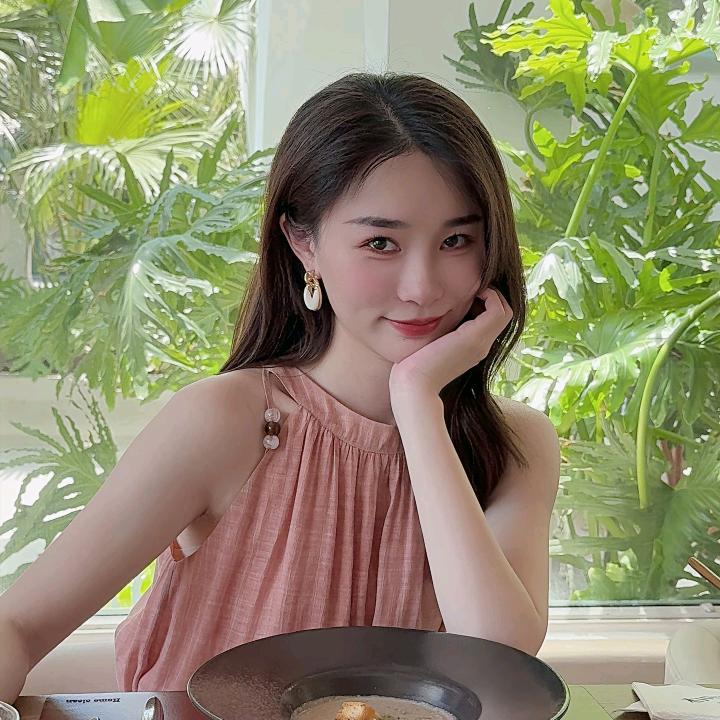 余.欢欢(穿搭分享)