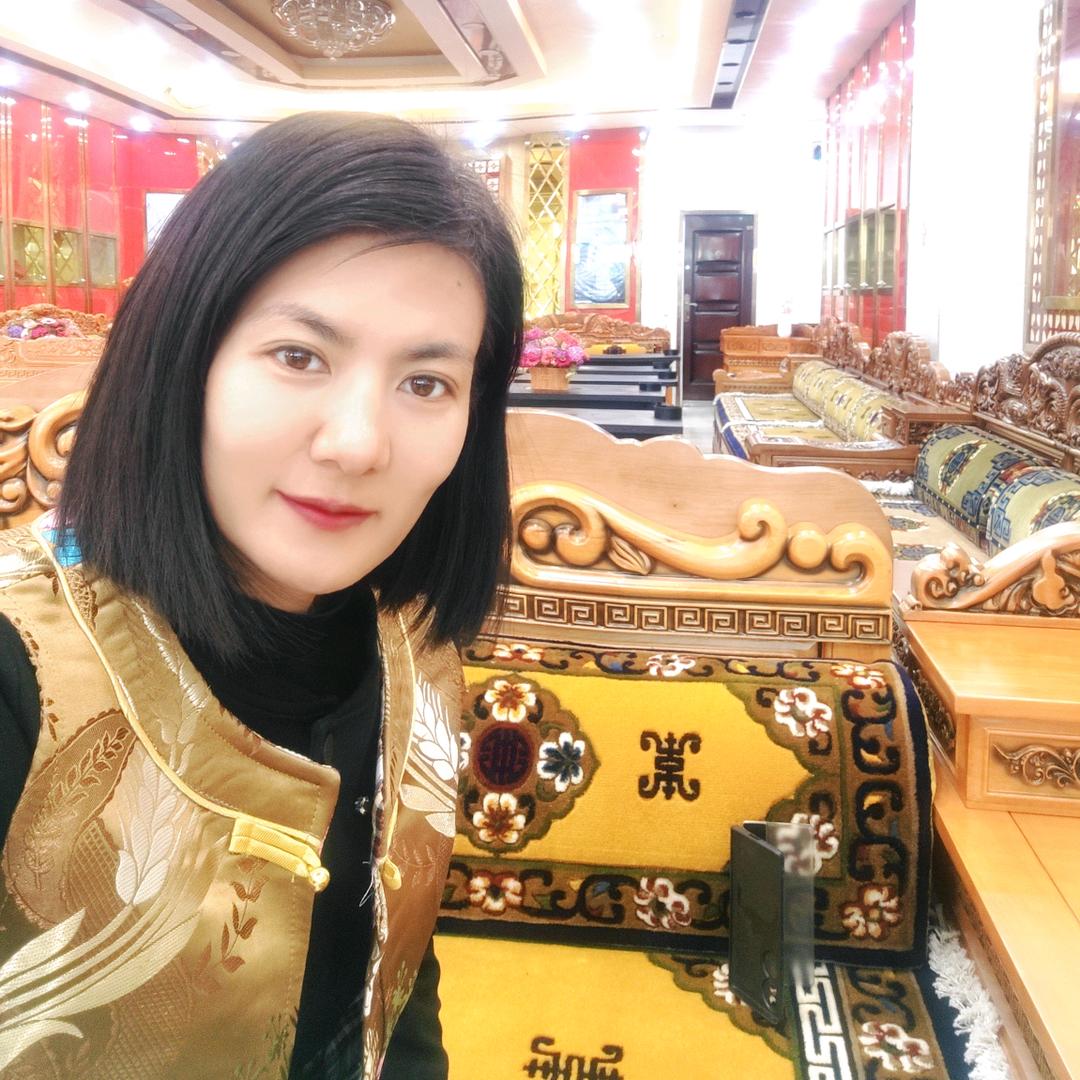 和梅（维西藏锦阁藏式家具批发零售）