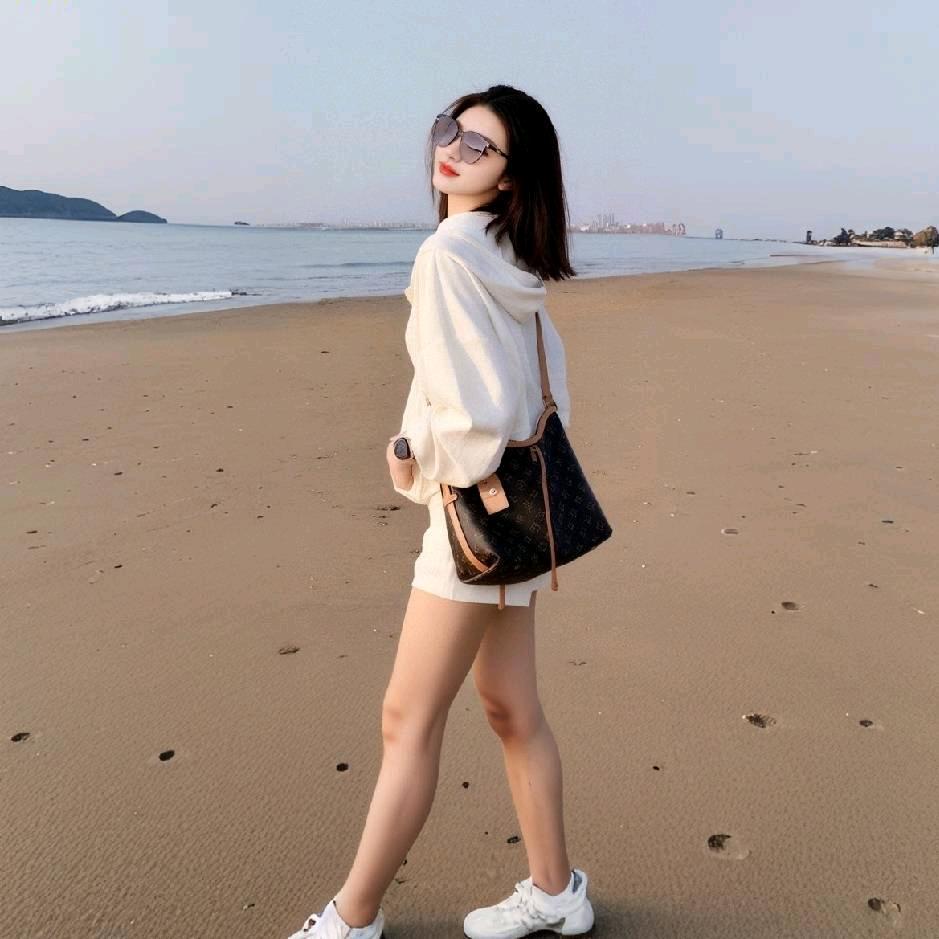 莲莲I