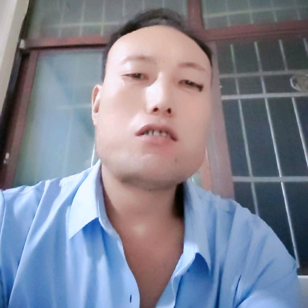 坚强才能走过。