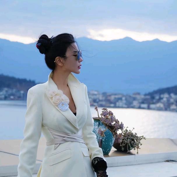 魏元高定穿搭打卡