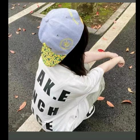 红😇
