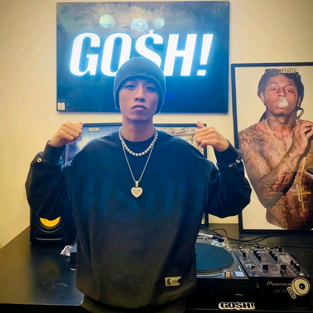 马师（王齐铭）