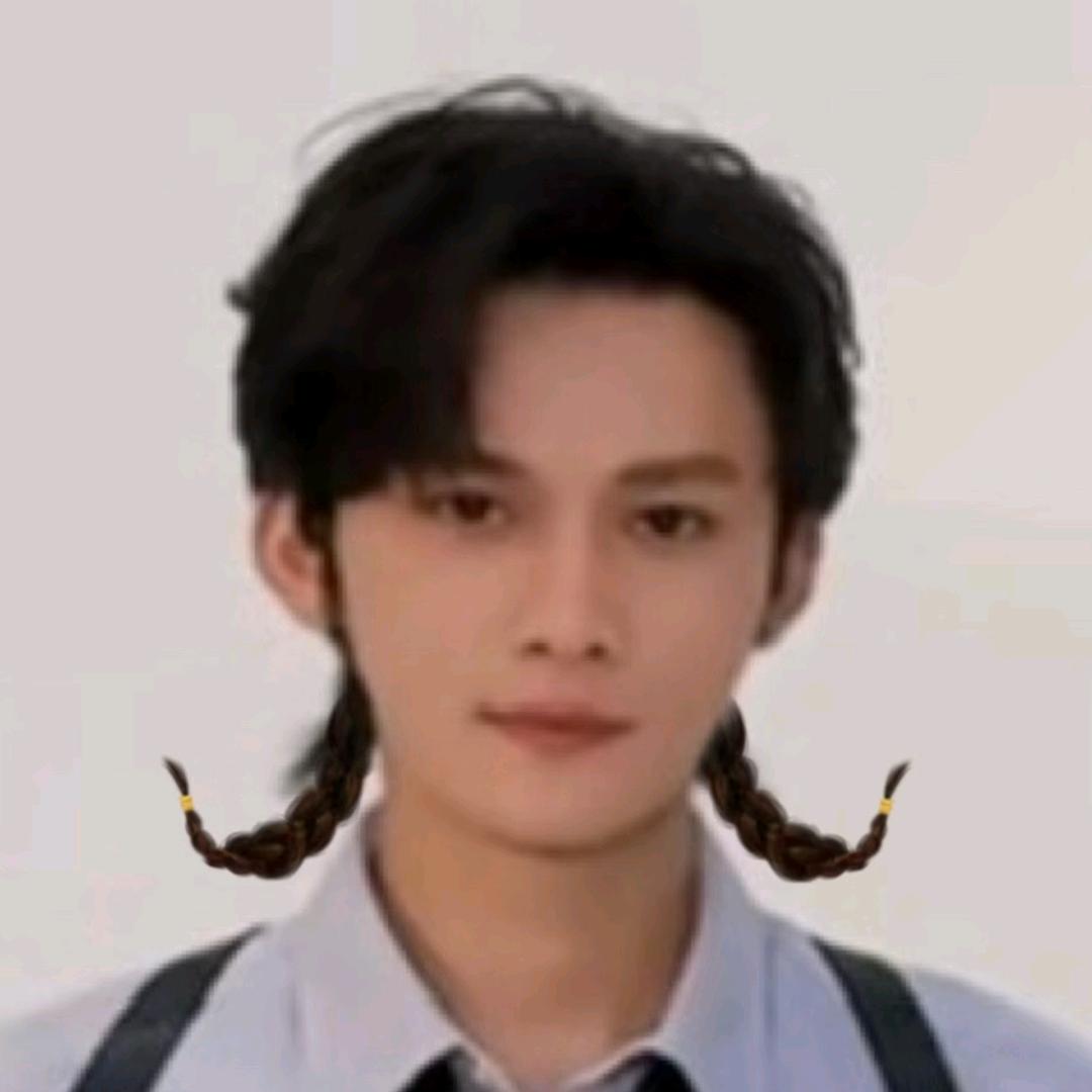 何晰
