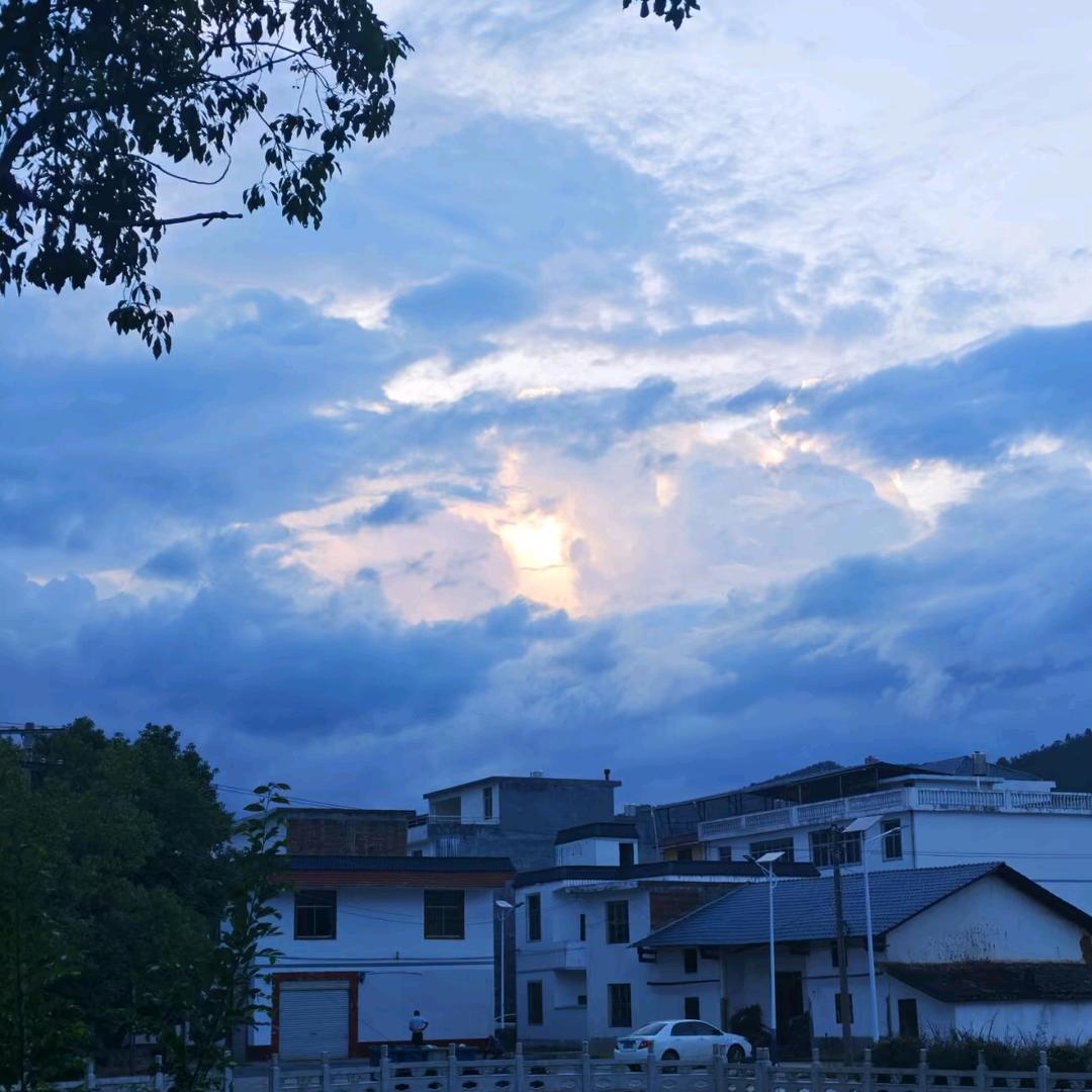 怜俜