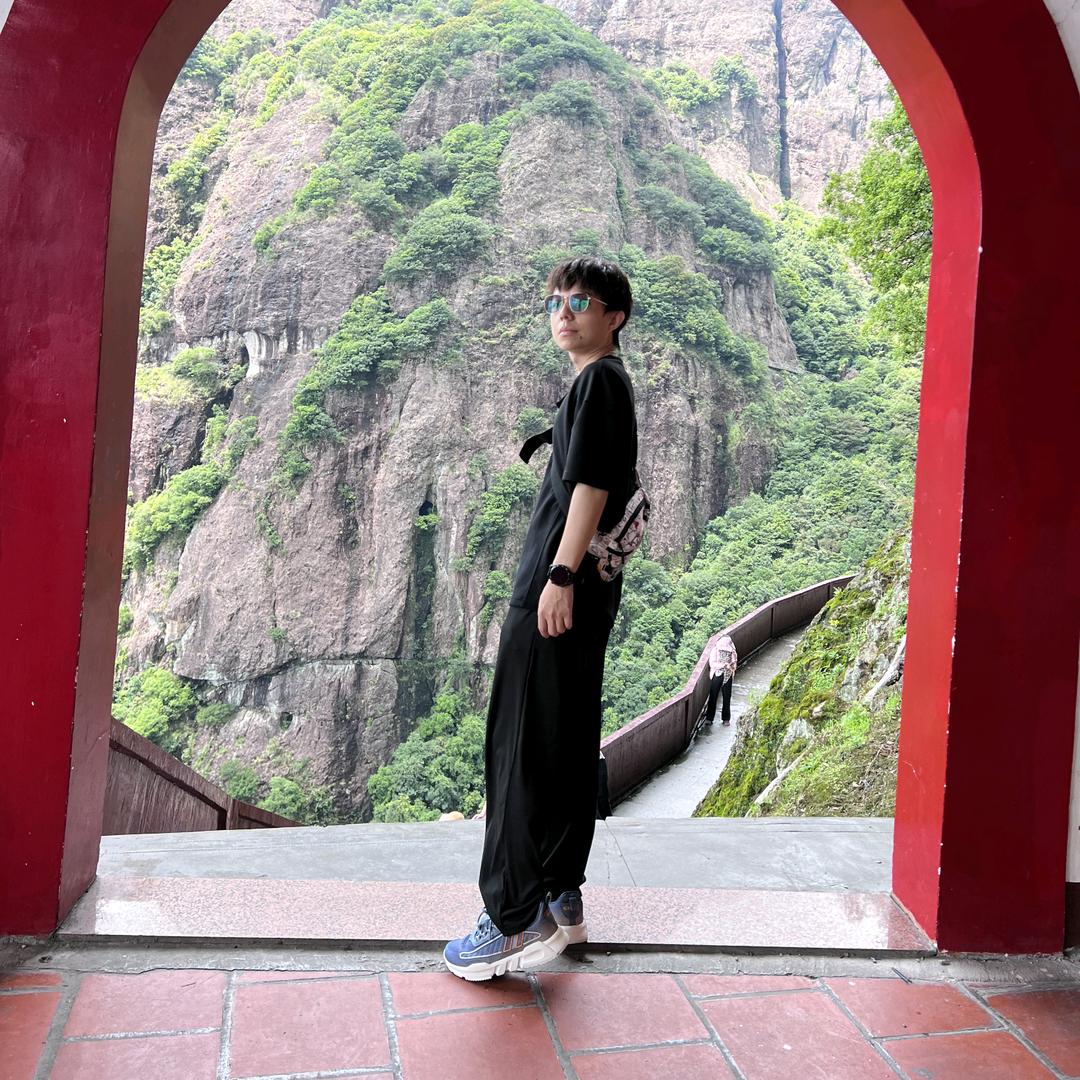 半分传奇半春秋