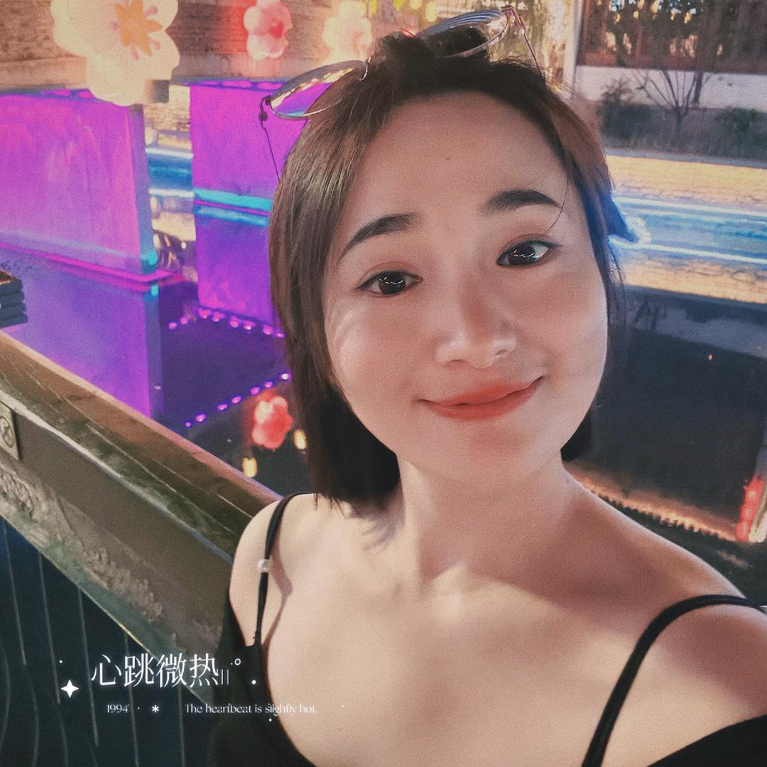 小炫炫（带你吃喝玩乐）